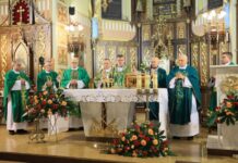 STRACHOCINA: Bp Chudzio przewodniczył modlitwie ku czci św. Andrzeja Boboli