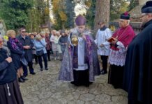 PRZEMYŚL: Abp Szal przewodniczył modlitwie na Cmentarzu Głównym