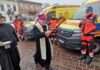 JAROSŁAW: Abp Szal pobłogosławił nowe ambulanse