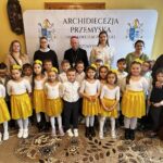PRZEMYŚL: Dzieci z Przedszkola ss. Felicjanek z życzeniami u Metropolity Przemyskiego