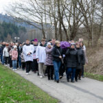 KLIMKÓWKA: Droga Krzyżowa z łaskami słynącym krzyżem w Wielki Piątek