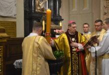PRZEMYŚL: Bp Chudzio przewodniczył Wigilii Paschalnej