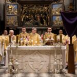 BP CHUDZIO W WIELKI CZWARTEK: Chrystus jest cały i żywy pod postaciami eucharystycznymi