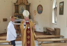 BŁAŻOWA: Abp Szal pobłogosławił kaplicę na Wilczaku