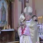 STEFKOWA: Abp Mokrzycki zainstalował relikwie św. Jana Pawła II