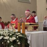MARKOWA: Abp Szal pobłogosławił odnowiony Dom Ludowy im. Wincentego Witosa