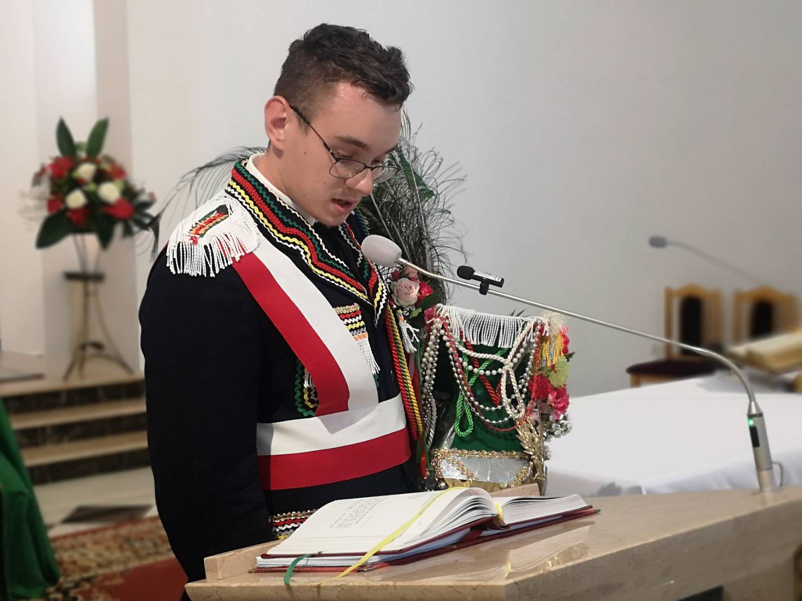 GORZYCE: Abp Szal wziął udział w obchodach 80-lecia Straży Grobowej