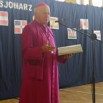 HARTA: Abp Szal spotkał się z uczniami szkoły podstawowej