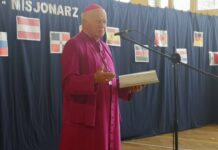 HARTA: Abp Szal spotkał się z uczniami szkoły podstawowej