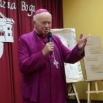 ULANICA: Abp Szal odwiedził szkołę podstawową