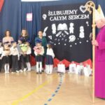 WESOŁA: Abp Szal wyjaśnił dzieciom znaczenia insygniów biskupich